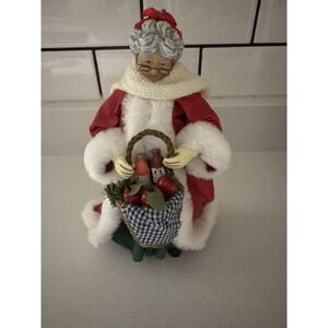 Possible Dreams Clothtique - Santa's Better Half figurine - 713155, Mrs. Claus